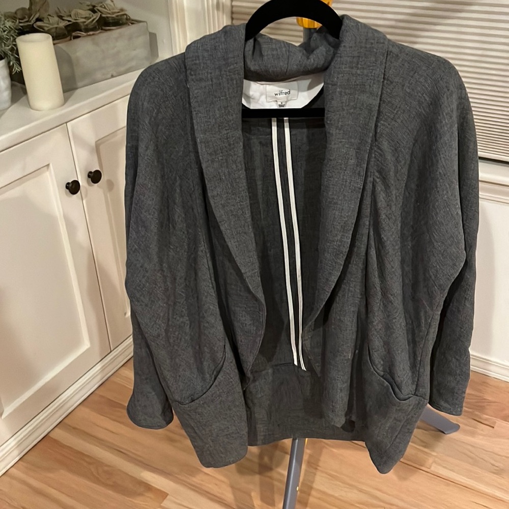 Grey Aritzia blazer/sweater -linen like